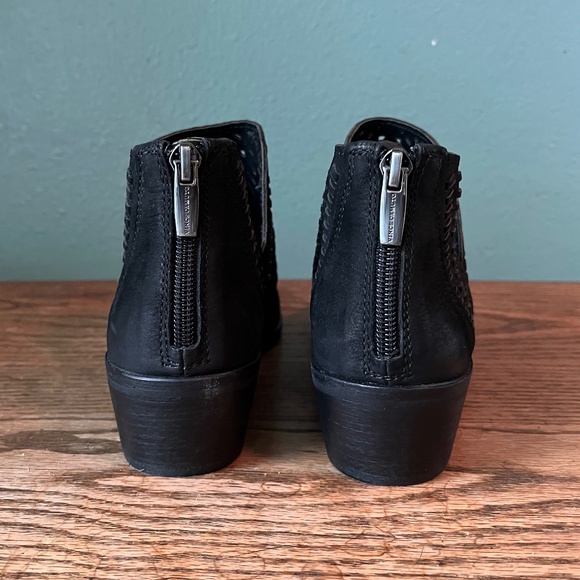 Vince Camuto Boot Black Leather Size 8 NWOT - Picture 7 of 12